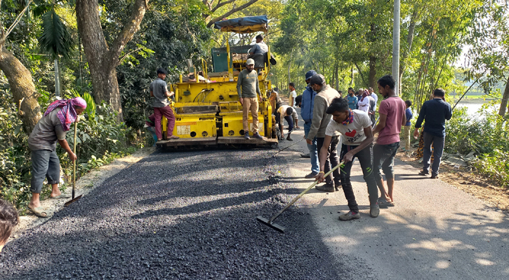 হরিণাঘাট-ভাটিয়ালপুর বেহাল সড়কের সংস্কার শুরু